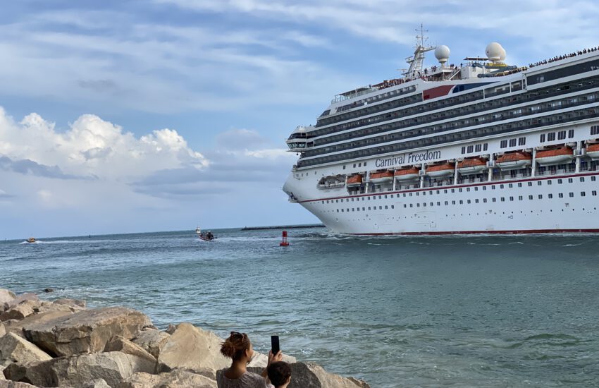 Kreuzfahrtschiff in Miami